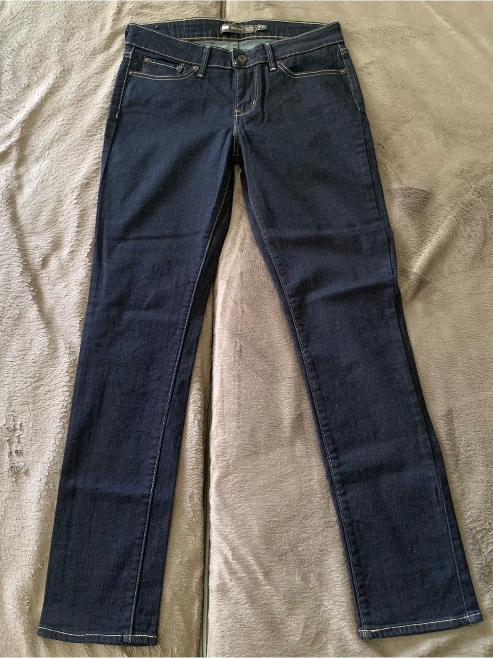 Levis Slight Curve Classic Rise Slim Leg jeans